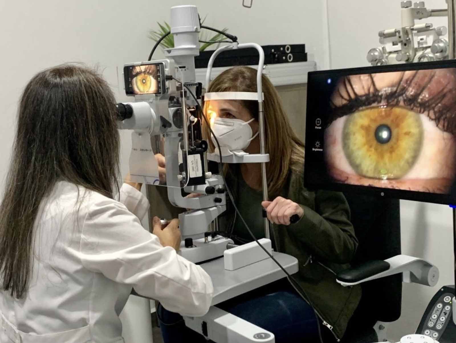 Doctor Oftalmologo Yolima 4 Doctor doctores especialistas especialista Oftalmologo vision oculista cdmx el mejor doctor cerca de mi casa a domicilio privado online operaciones vision cataratas