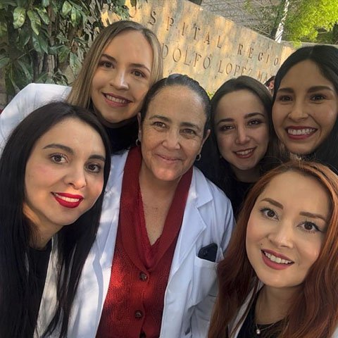 Doctor dermatologo vanessa 7 Consulta dermatologo cdmx el mejor dermatologo dermatitis manos rostro cara barros acne tratamientos opecaciones doctor especializado cdmx cerca de mi
